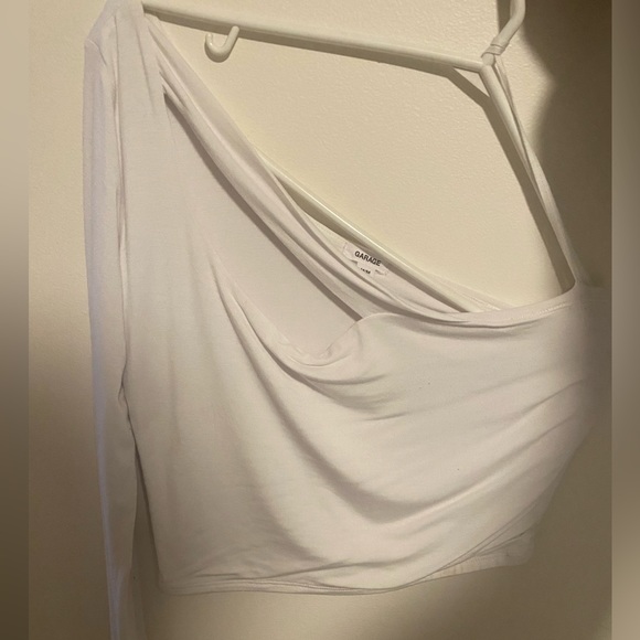 White Long one sleeve top from garage little cut out on the collar bone - Picture 3 of 3
